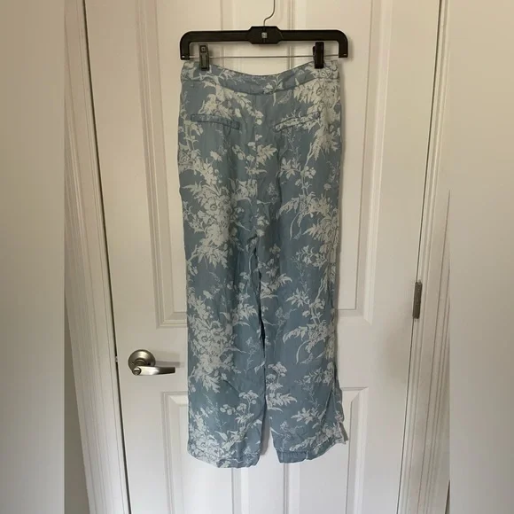 Blue and White flowy pants - Picture 3 of 7